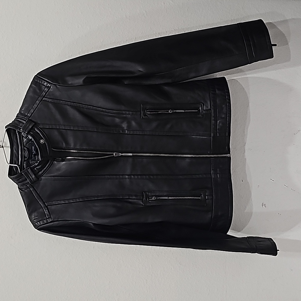 Tommy Hilfigure Women’s Black Leather Bikers Jacket Size M